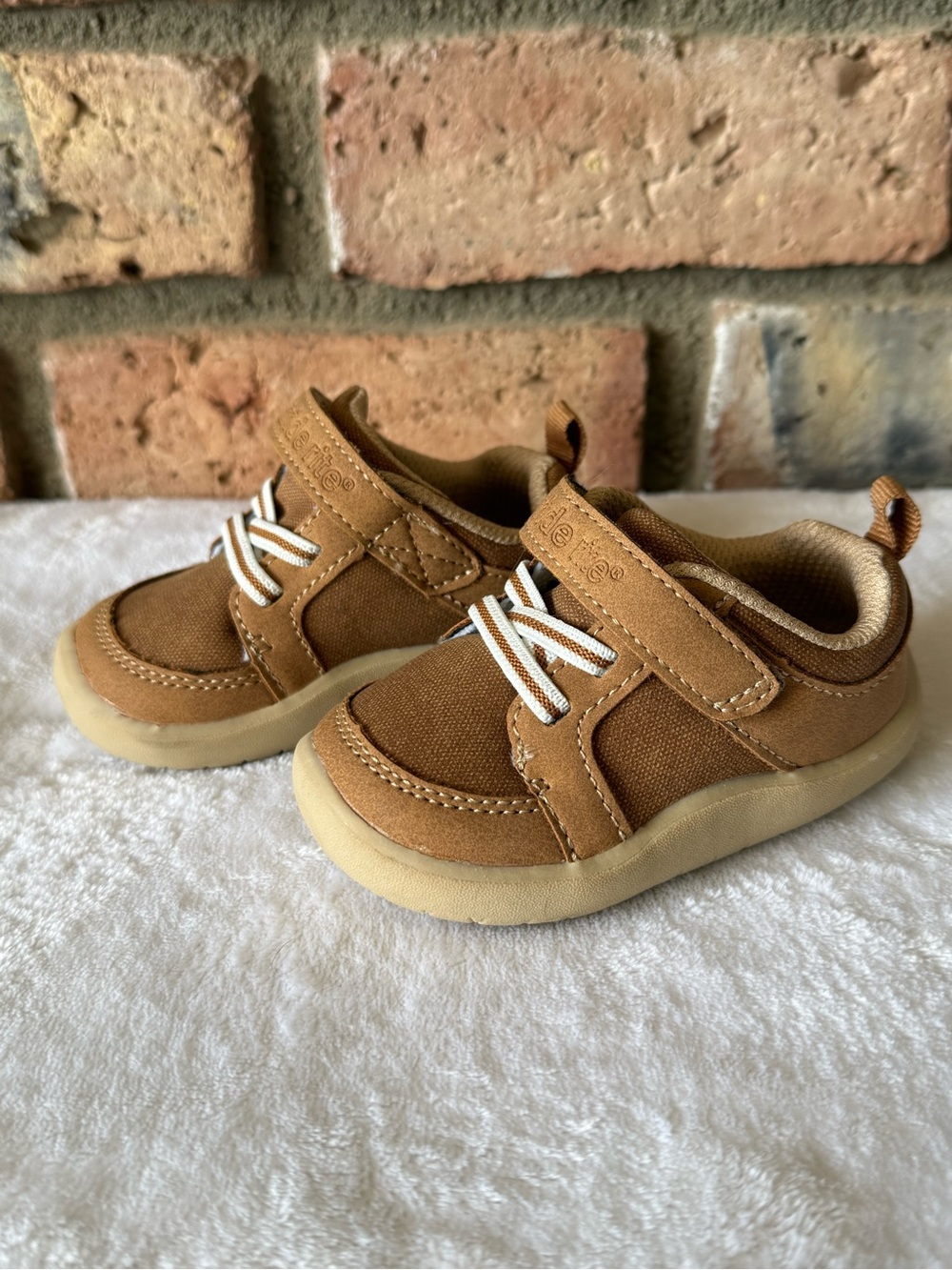 Munchkin by Stride Rite Miller Baby Casual Sneaker Size 4